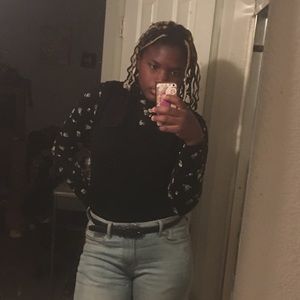 Meet your Posher, Toyin